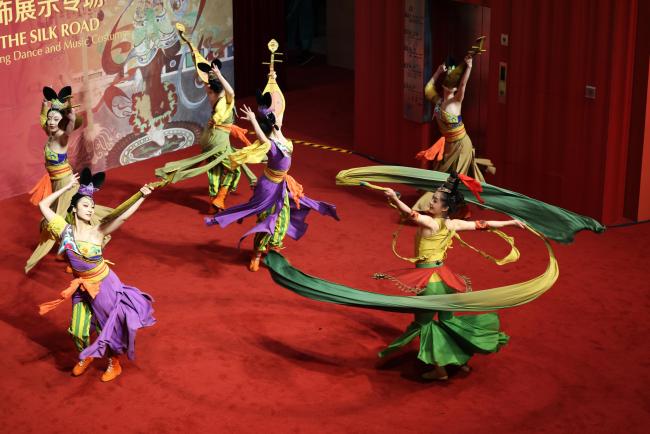 中国好意思术馆这场饰演展现敦煌丝路歌韵